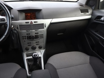 Opel Astra H Sedan 1.6 ECOTEC 115KM 2010 Opel Astra 1.6 16V LPG, Salon Polska, GAZ, Klima, zdjęcie 7
