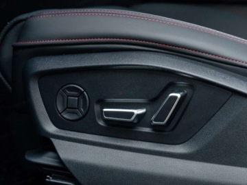 Audi Q8 2026 Q8 / E-Tron RSQ8 TFSI quattro Performance 4.0 (640KM) 2026, zdjęcie 13