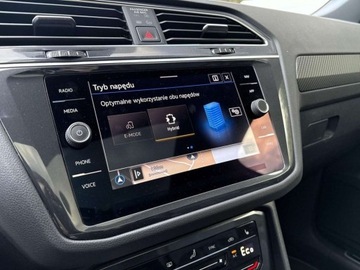 Volkswagen Tiguan II 2022 Volkswagen Tiguan TSI Plug-In Hybrid 245KM R-Line DCC LED Matrix Panora, zdjęcie 23
