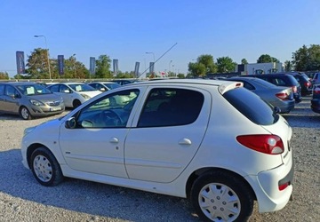 Peugeot 206 Hatchback 5d + 1.4 75KM 2011 Peugeot 206 plus Peugeot 206 plus 206 1.4 Presence 1.4 Benzyna 75KM, zdjęcie 2