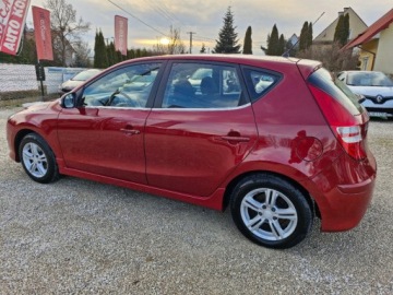 Hyundai i30 I CW Facelifting 1.4 DOHC 109KM 2011 Hyundai i30 Jak nowy 190 tys km z Niemiec pierwszy wlasciciel 1.4 benzyna, zdjęcie 4