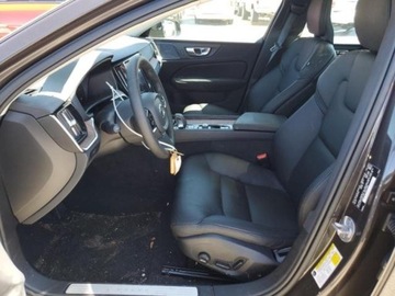 Volvo 2024 Volvo S60 2024, 2.0L, 4x4, PLUS, od ubezpieczalni 2.0 Benzyna 247KM, zdjęcie 7