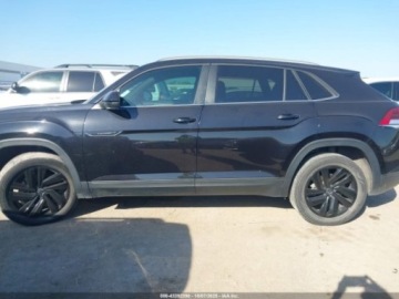 Volkswagen 2022 Volkswagen Atlas Cross Sport, 2022r., 4x4, 2.0L 2.0 Benzyna 235KM, zdjęcie 5