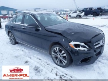 Mercedes Klasa C W205 2016 Mercedes-Benz Klasa C 2016 MERCEDES-BENZ C 300 4MATIC 2.0 Benzyna 241KM