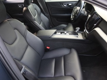 Volvo V60 II  Kombi 2.0 T4 190KM 2020 Volvo V60 T4 2.0, Salon Polska, 1. Właściciel, zdjęcie 8