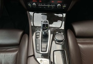 BMW Seria 5 F10-F11 Touring Facelifting 530d 258KM 2016 BMW Seria 5 BMW Seria 5 530d xDrive Luxury Line 3.0 Diesel 258KM, zdjęcie 31
