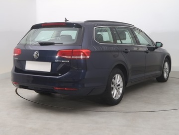 Volkswagen Passat B8 Variant 2.0 TDI BlueMotion SCR 150KM 2016 VW Passat 2.0 TDI, Salon Polska, Serwis ASO, Navi, zdjęcie 4