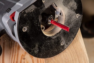 Фреза прямая с нижним подшипником, длинная, хвостовик 8 мм.