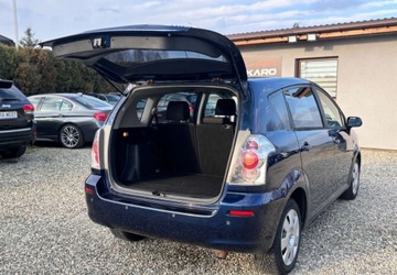 Toyota Corolla Verso E120 1.8 VVT-i 130KM 2004 Toyota Corolla Verso 2004r 1.8 Benzyna 129KM, zdjęcie 6