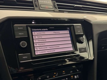 Volkswagen Passat B8 Variant Facelifting 2.0 TDI SCR 150KM 2023 Volkswagen Passat Business ACC LED Hak CarPlayAndroid Auto Podgrzewan, zdjęcie 28