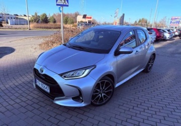 Toyota 2023 Toyota Yaris 1.5i HYBRID Full led Navi Kamera 18.000 km 1.5 Benzyna