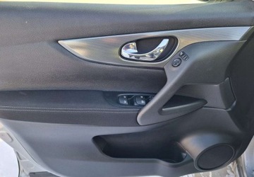 Nissan Qashqai II Crossover 1.6 DIG-T 163KM 2017 Nissan Qashqai Nissan Qashqai 1.6 DIG-T N-Connecta 1.6 Benzyna 163KM, zdjęcie 14