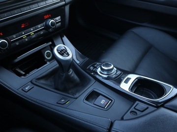 BMW Seria 5 F10-F11 2011 BMW 5 520d, Skóra, Navi, Xenon, Klima, zdjęcie 12