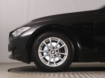 BMW Seria 3 F30-F31-F34 2013 BMW 3 318 d, Skóra, Navi, Klima, Klimatronic, zdjęcie 14