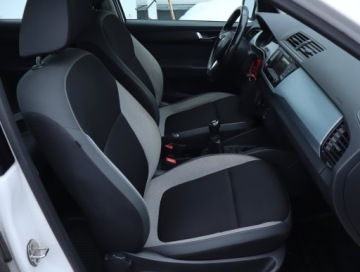 Skoda Fabia III Kombi 1.4 TDI 105KM 2016 Skoda Fabia 1.4 TDI, Salon Polska, Serwis ASO, zdjęcie 8