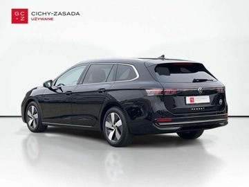 Volkswagen Passat B8 Variant Facelifting 2.0 TDI SCR 150KM 2024 Volkswagen Passat 2.0TDI 150KM Elegance DSG SerwisASO Acc Matrix Hak Navi, zdjęcie 2