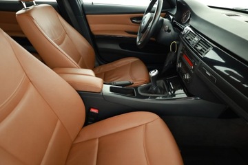 BMW Seria 3 E90-91-92-93 Touring E91 2.0 318i 143KM 2011 BMW 3 318 i, Skóra, Klima, Klimatronic, Tempomat, zdjęcie 6