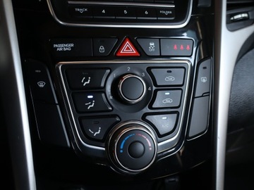 Hyundai i30 II Hatchback 5d 1.4 MPI 100KM 2012 Hyundai i30 1.4 CVVT, Salon Polska, Serwis ASO, zdjęcie 11