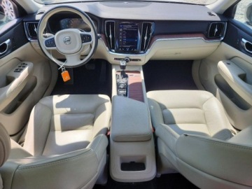 Volvo S60 III 2021 Volvo S60 T5 Momentum 2021 2.0 Benzyna 250KM, zdjęcie 8