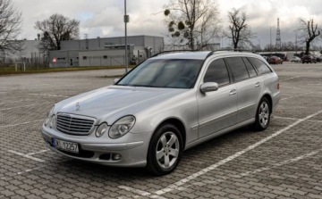Mercedes Klasa E W211 Kombi S211 3.5 4Matic 272KM 2005 Mercedes-Benz Klasa E 3,5 (272KM) 4-Matic 3.5 Benzyna 272KM
