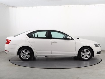 Skoda Octavia III Liftback Facelifting 1.6 TDI 115KM 2018 Skoda Octavia 1.6 TDI, Salon Polska, zdjęcie 5