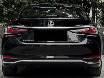 Lexus ES VII (XV70) Sedan Facelifting 300h 218KM 2025 LEXUS ES 300h Prestige Sedan 2.5 Hybrid 218KM 2025, zdjęcie 3