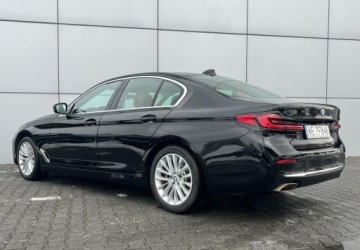 BMW Seria 5 G30-G31 Limuzyna Facelifting 2.0 530i 252KM 2022 BMW Seria 5 xDrive Automat Brazowa Skora Navi Ambiente Kamera FV23, zdjęcie 9
