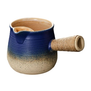 Wytrzymały ceramiczny czajniczek o pojemności 500 ml z owiniętym liną uchwytem do pieszych wędrówek w kolorze niebieskim