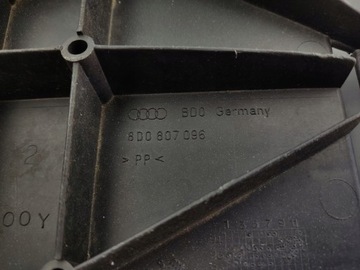 AUDI A4 B5 VÝZTUHA DRŽÁKY NÁRAZNÍKU PRAVÝ PŘEDNÍ 8D0807096