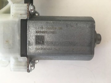 FORD FIESTA MK8 MOTOREK PRAVÝ PŘEDNÍ A75655-111