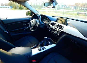 BMW Seria 3 F30-F31-F34 Touring Facelifting 2.0 320d 190KM 2017 BMW 3 Touring (F31) 320 d 190 KM 2017 bezwypadkowy panorama harman/kardon, zdjęcie 8