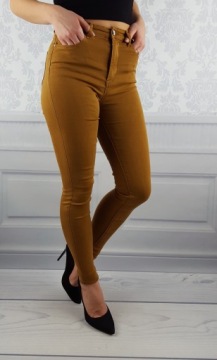 # ЖЕНСКИЕ ДЖИНСОВЫЕ БРЮКИ ЗАУЖЕННЫЕ ЦВЕТА #