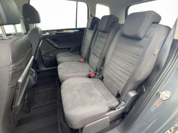 Volkswagen Touran III 2.0 TDI 150KM 2025 Volkswagen Touran Highline 2.0 TDI,150 KM DSG 7 R-line, Bogate wyposazenie, zdjęcie 24