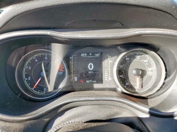 Jeep Cherokee V 2021 Jeep Cherokee Latitude Plus 2021 2.4 Benzyna 180KM, zdjęcie 9