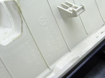 LAMPA POLSTROVÁNÍ KABINY INTERIÉR VW PASSAT B8 14- 3G0867927A
