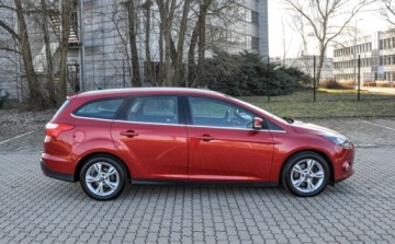 Ford Focus III Kombi 1.6 EcoBoost 150KM 2011 Ford Focus 1,6T (150KM) 178 tys. km 1.6 Benzyna 150KM, zdjęcie 4