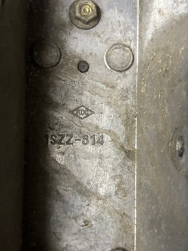 Suzuki GV 700 Madura Крышка радиатора левая