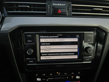 Volkswagen Passat B8 Variant Facelifting 2.0 TDI SCR 150KM 2023 Volkswagen Passat Business 2.0 TDI DSG Variant, zdjęcie 24