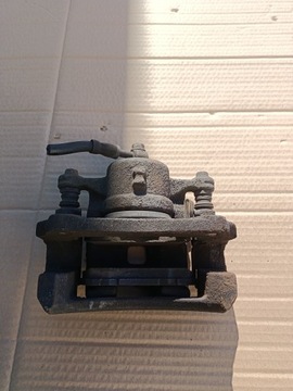 JARZMO ZACISK HAMULCOWY LEWY PRAWY PRZÓD FORD FIESTA MK7 2009-2016