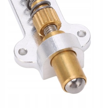 Электрогитара со стабилизатором тремоло.