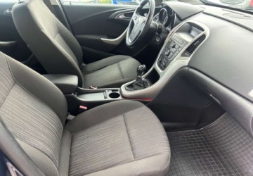 Opel Astra J Hatchback 5d 1.6 Turbo ECOTEC 180KM 2010 Opel Astra Opel Astra 1,6T 180KM, Parktronik Przod i Tyl, Oplacony, Zadbany, zdjęcie 13