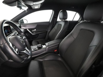 Mercedes Klasa A W177/V177 Hatchback 1.3 200 163KM 2018 Mercedes A 200 automat półskóra navi klima auto, zdjęcie 12