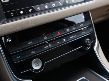 Jaguar XF II Sedan 2.0 i4D 180KM 2018 Jaguar XF 20d, 1. Właściciel, 177 KM, Automat, zdjęcie 14