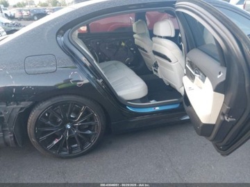 BMW Seria 7 G11-G12 2021 BMW Seria 7 740i 2021 3.0l 3.0 Benzyna 335KM, zdjęcie 11