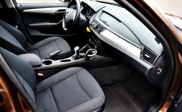 BMW X1 E84 Crossover sDrive18d 143KM 2010 BMW X1 Bezwypadkowy Podgrzewane fotele, Czujniki parkowania przod tyl, zdjęcie 5