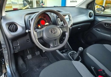 Toyota Aygo II Hatchback 3d Facelifting 1.0 VVT-i 72KM 2019 Toyota Aygo Toyota Aygo 1.0 VVT-i Black Edition Benzyna 72KM, zdjęcie 4