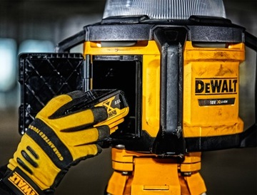 DeWalt DCL074 Аккумуляторная лампа 18В LED 5000лм
