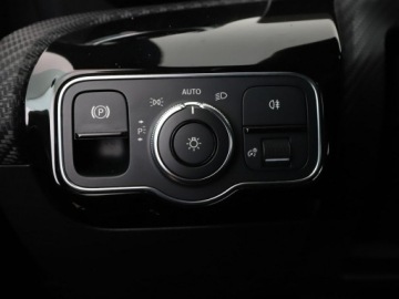 Mercedes CLA C118/X118 2019 Mercedes CLA 180 automat full LED półskóra navi, zdjęcie 31