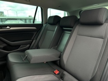 Volkswagen Passat B8 Variant Facelifting 2.0 TDI SCR 150KM 2022 Volkswagen Passat Variant APP | LED | Kamera Cofan, zdjęcie 16