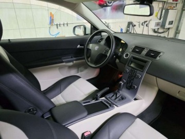 Volvo C30 Hatchback 3d Facelifting 1.6 D DRIVe 109KM 2011 Volvo C30 ___Limited White Edition___1.6D DRIVe 109KM___R-Design___ 1.6, zdjęcie 15